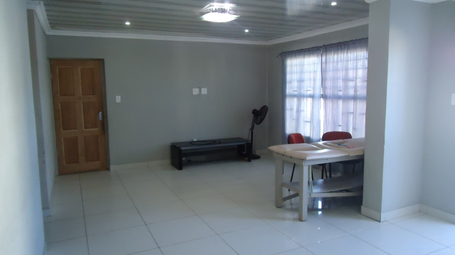 4 Bedroom Property for Sale in The Connifers Western Cape